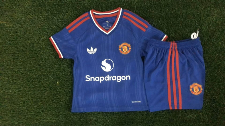 2026/27 Manchester United Away Kids Football Kit — image 1 of 1